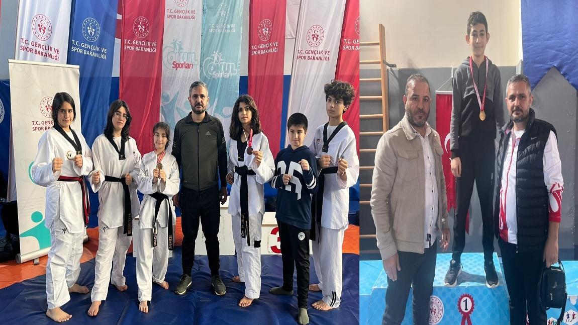 Emine Saadet Çarmıklı Ortaokulu Tekvando İl Şampiyonu